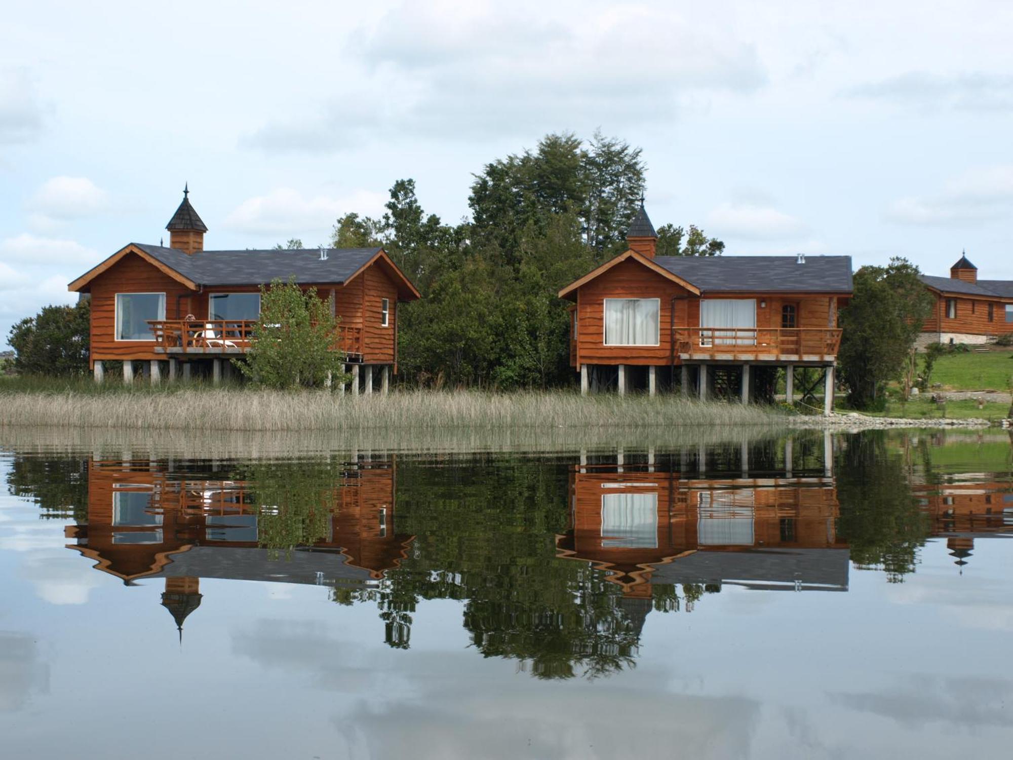 פורטו ואראס Cabanas Gracias A La Vida Lodge מראה חיצוני תמונה