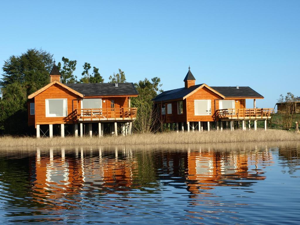 פורטו ואראס Cabanas Gracias A La Vida Lodge מראה חיצוני תמונה