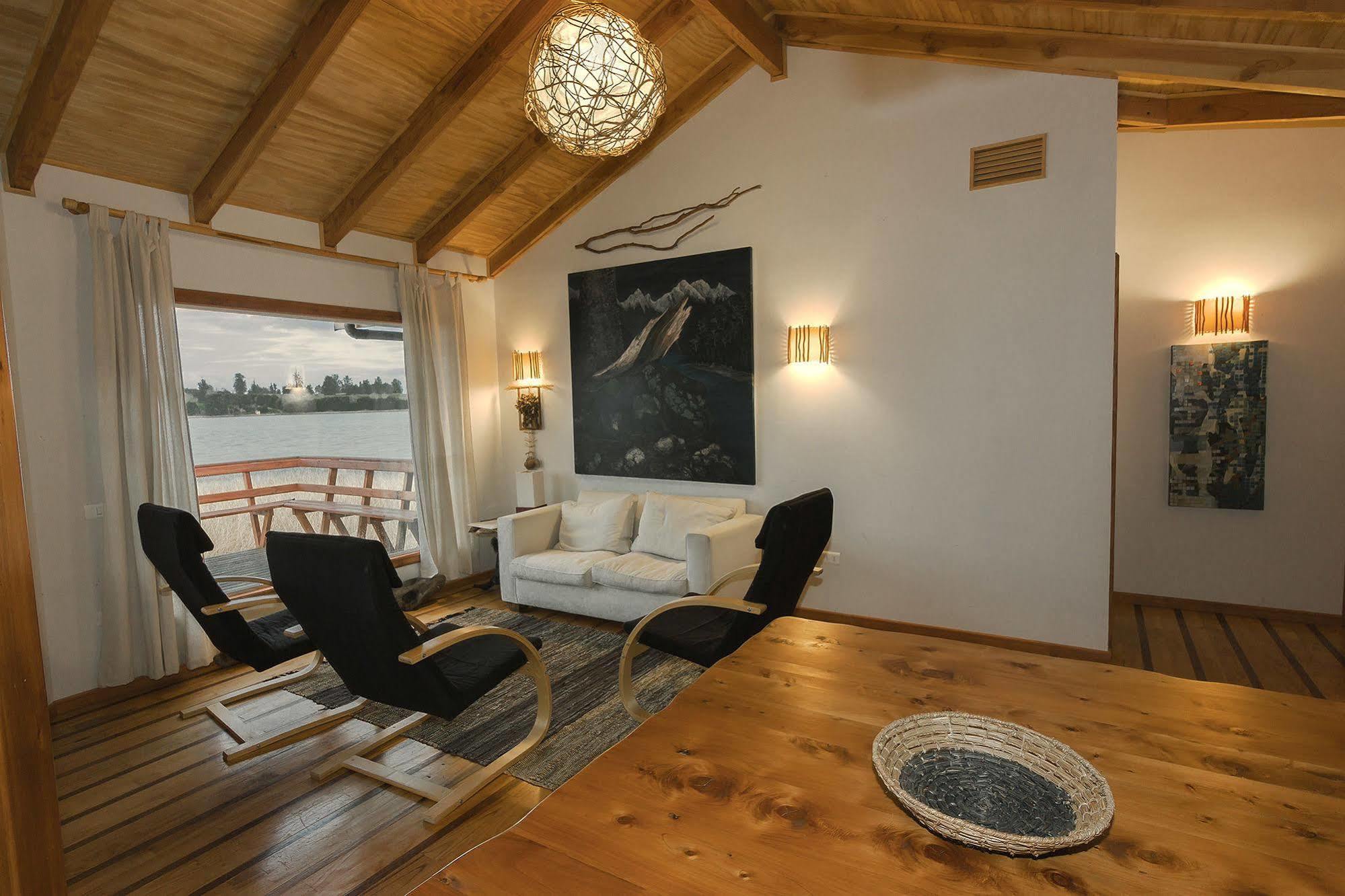 פורטו ואראס Cabanas Gracias A La Vida Lodge מראה חיצוני תמונה